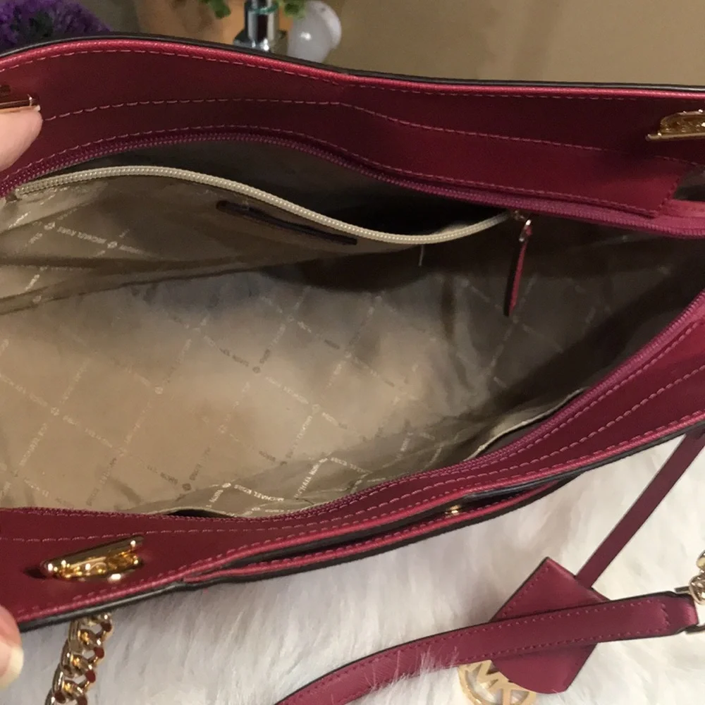 Michael Kors Jet Set Travel Large Chain Berry Color Shoulder Tote